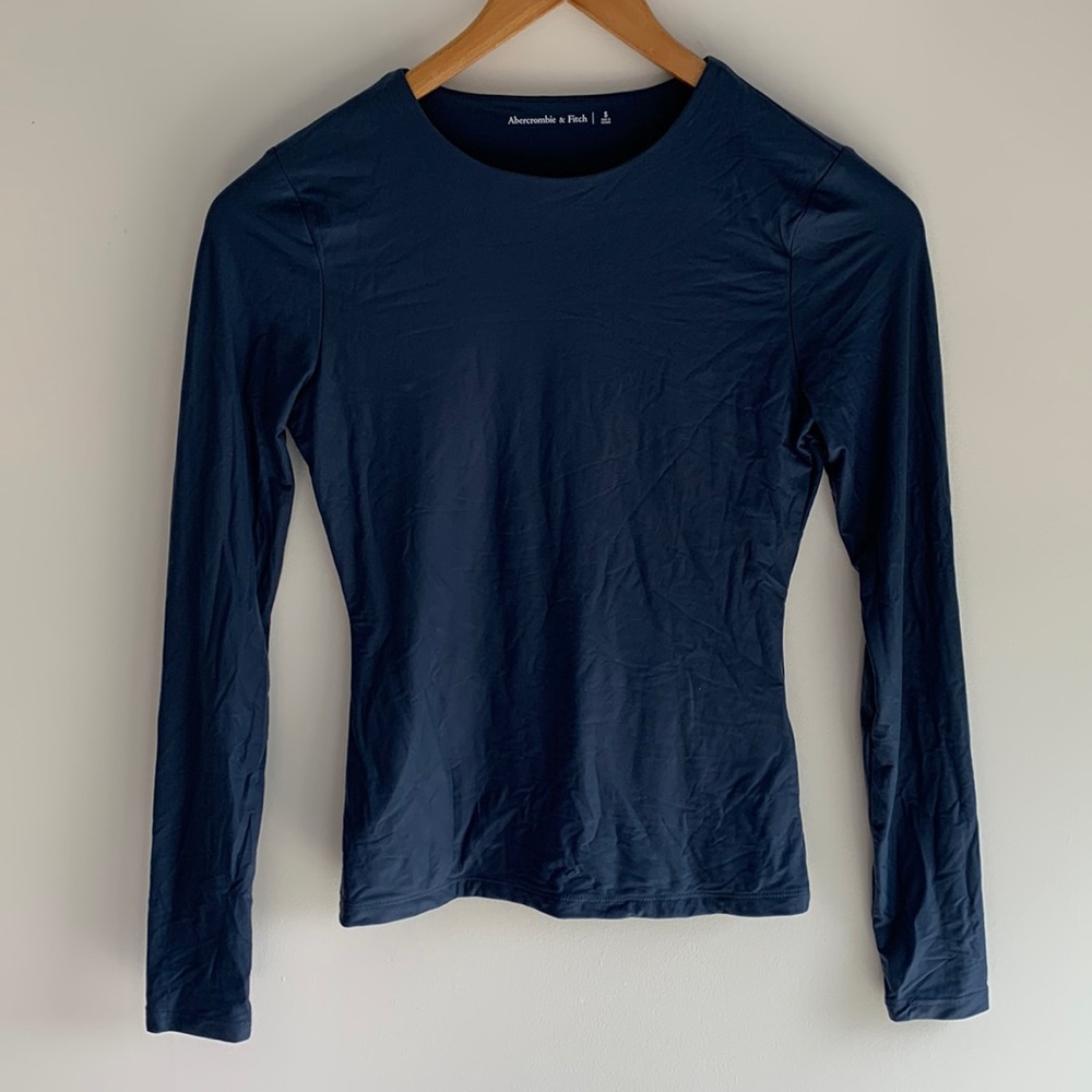 Abercrombie and Fitch Soft Matte Tuckable Long Sleeve Navy Blue SzS - Picture 2 of 11